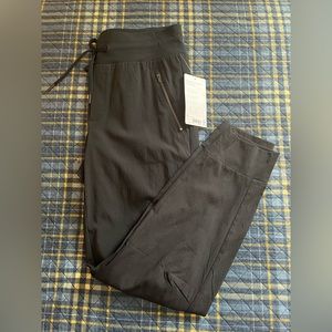 NWT Athleta Trekkie North Jogger